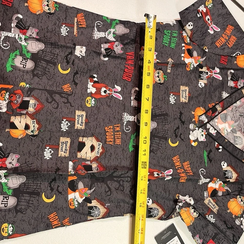 NWT Dickies‎ Halloween Scrub Top Women's Medical Veterinary  Dogs Cats XS DK709